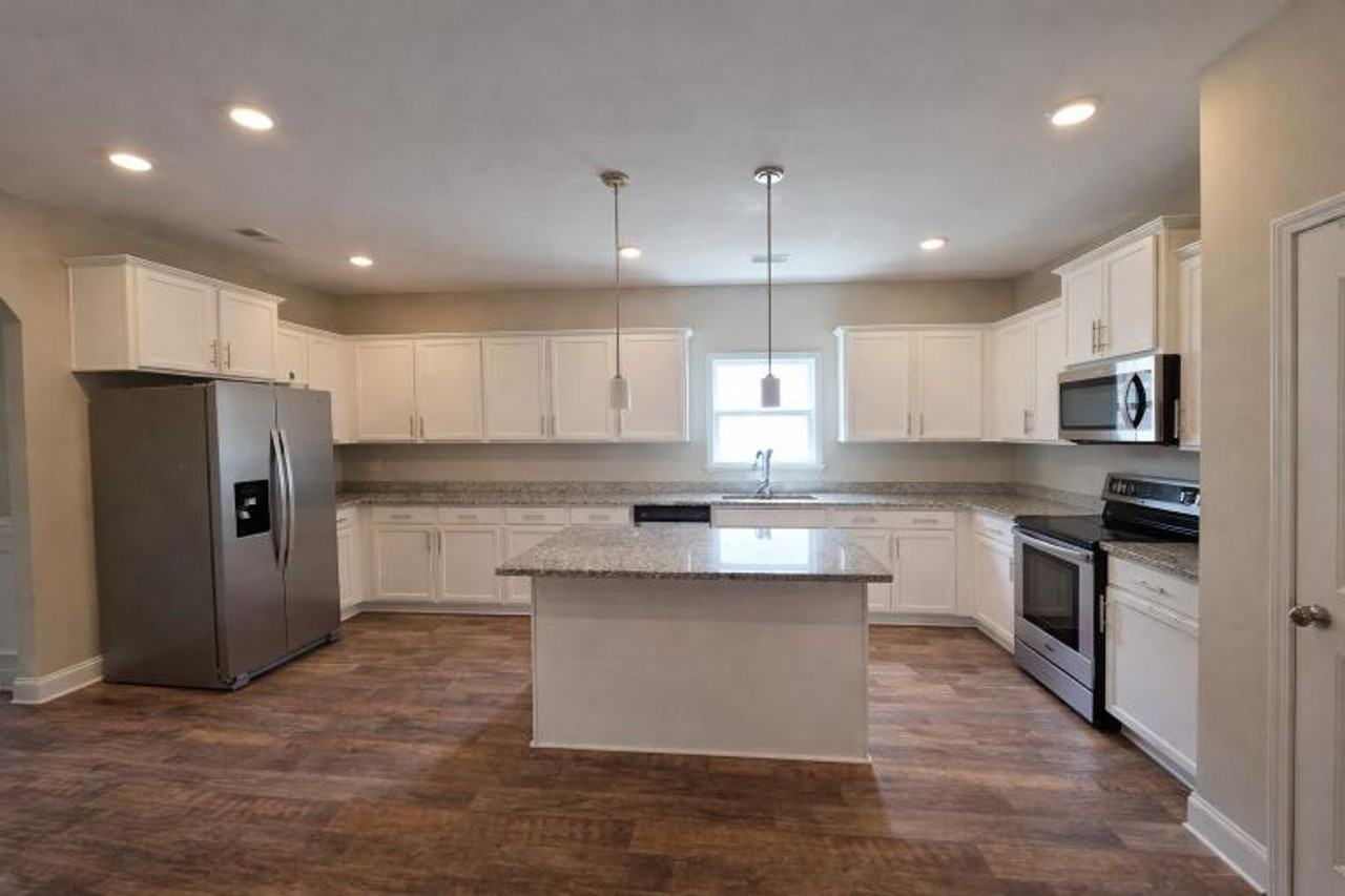 1233 Black Oak Cir - Photo 6 of 40