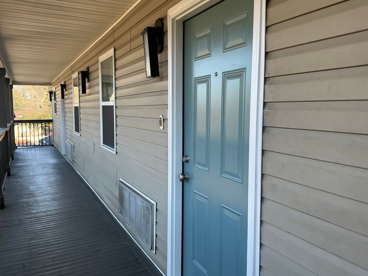 Aberdeen Apartments - Photo 2 of 6