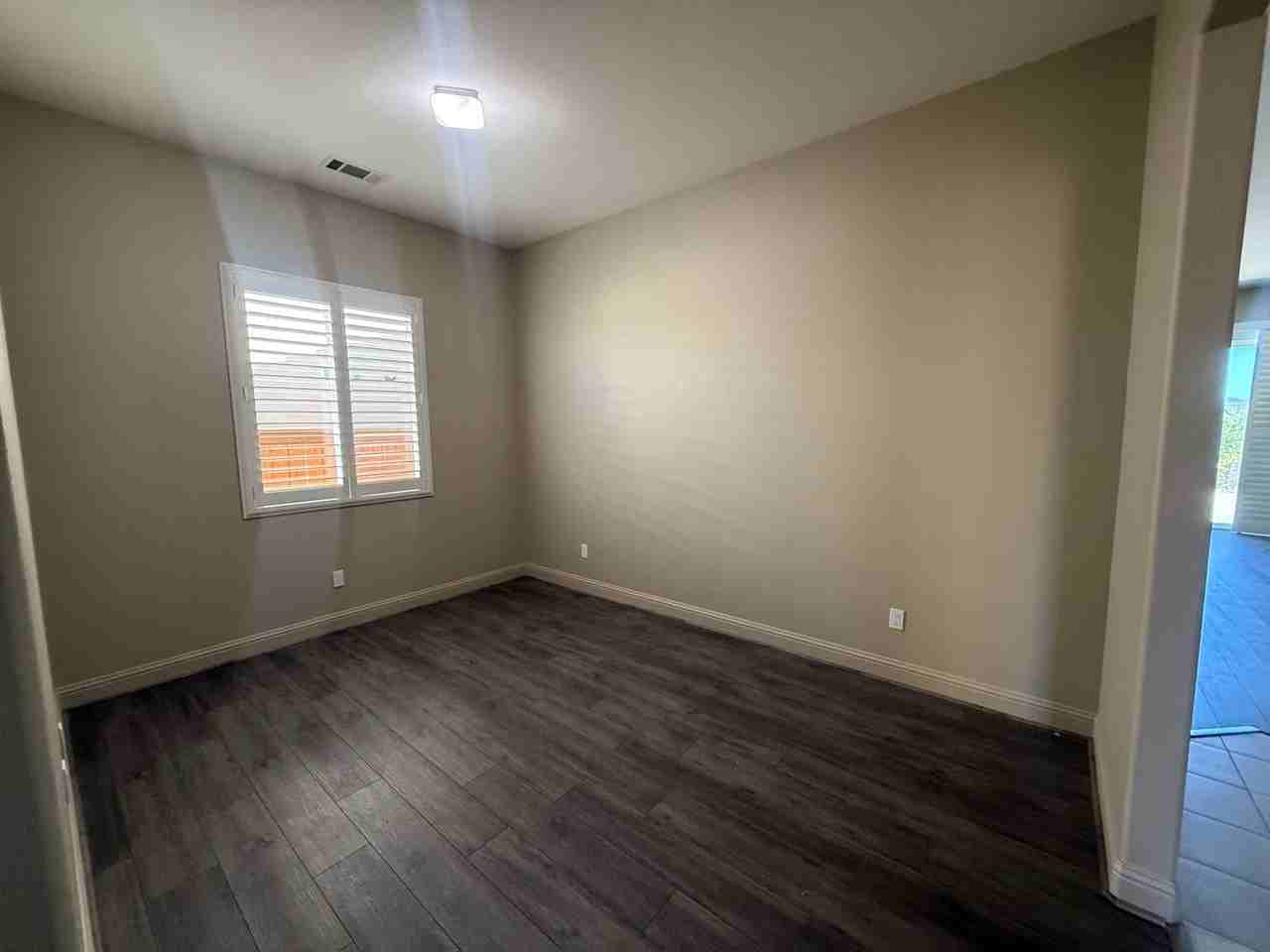 955 Romneya Ln - Photo 3 of 20