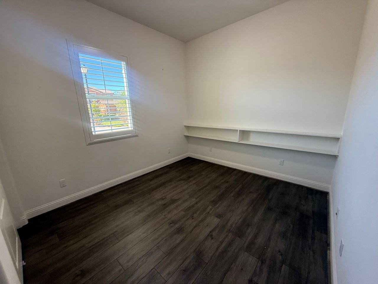 955 Romneya Ln - Photo 6 of 20