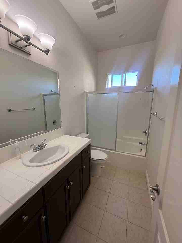 955 Romneya Ln - Photo 7 of 20