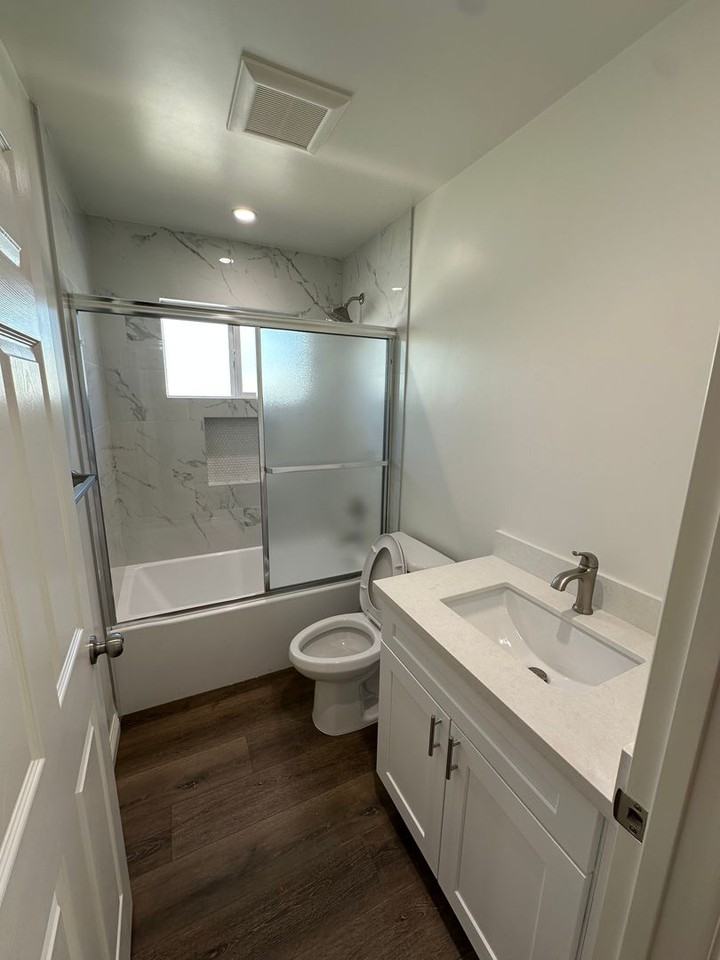 505 Wolff St - Photo 5 of 12