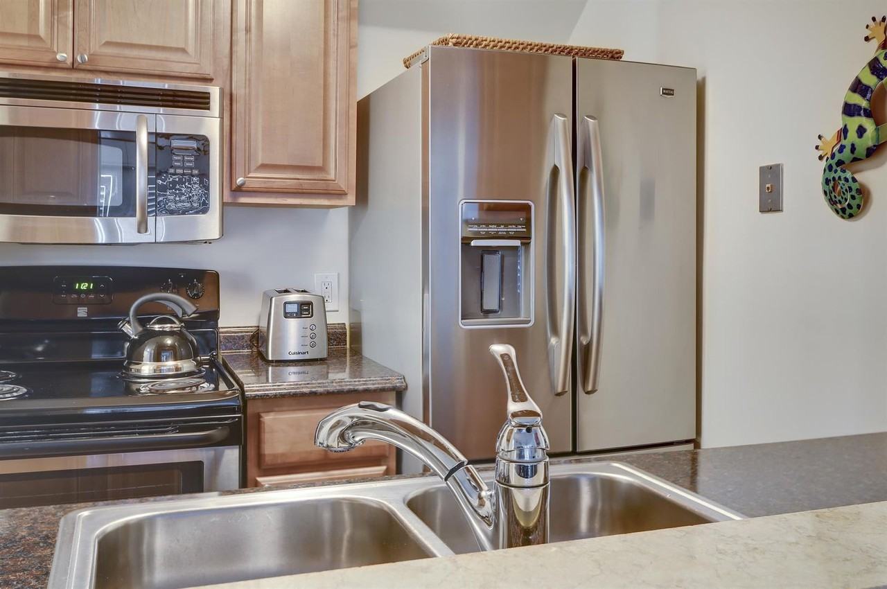 202 Southard St - Photo 4 of 9