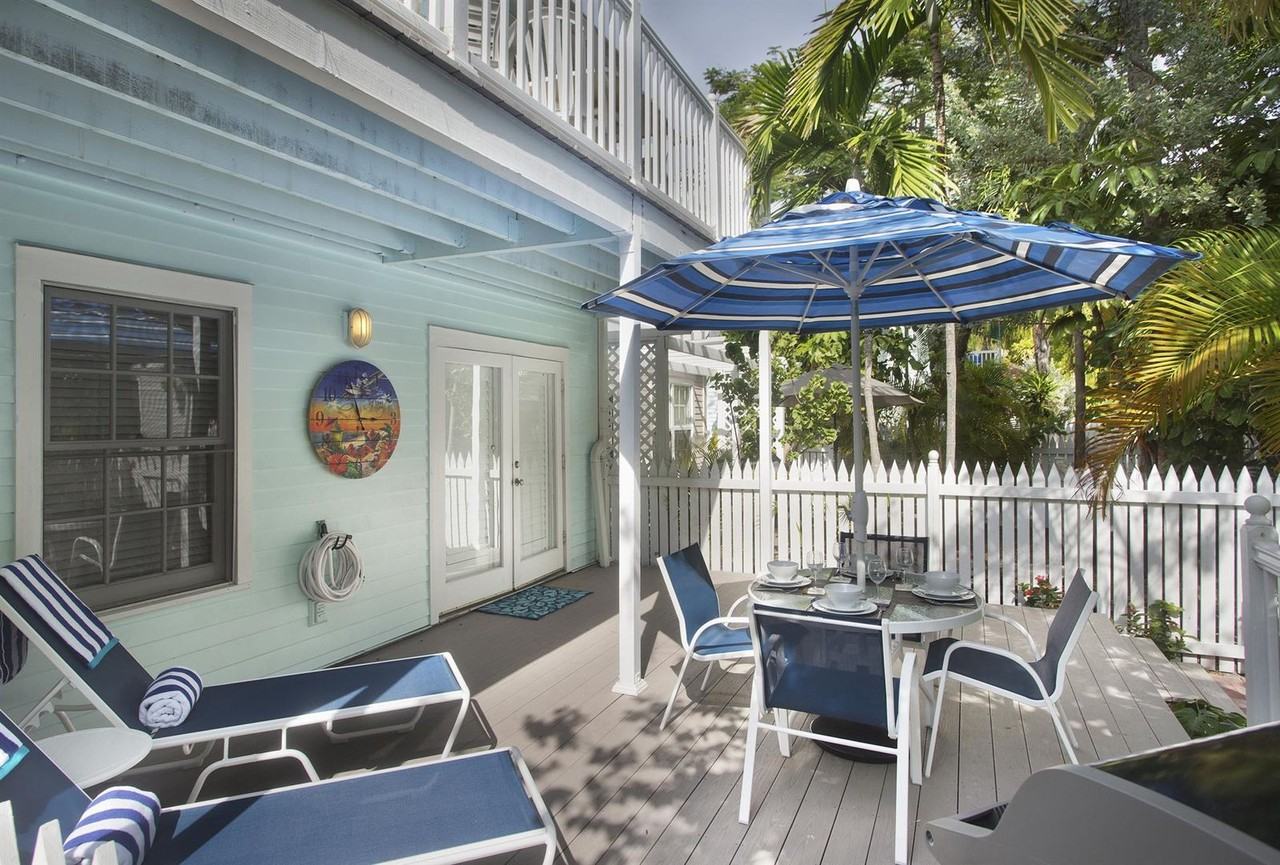 202 Southard St - Photo 7 of 9