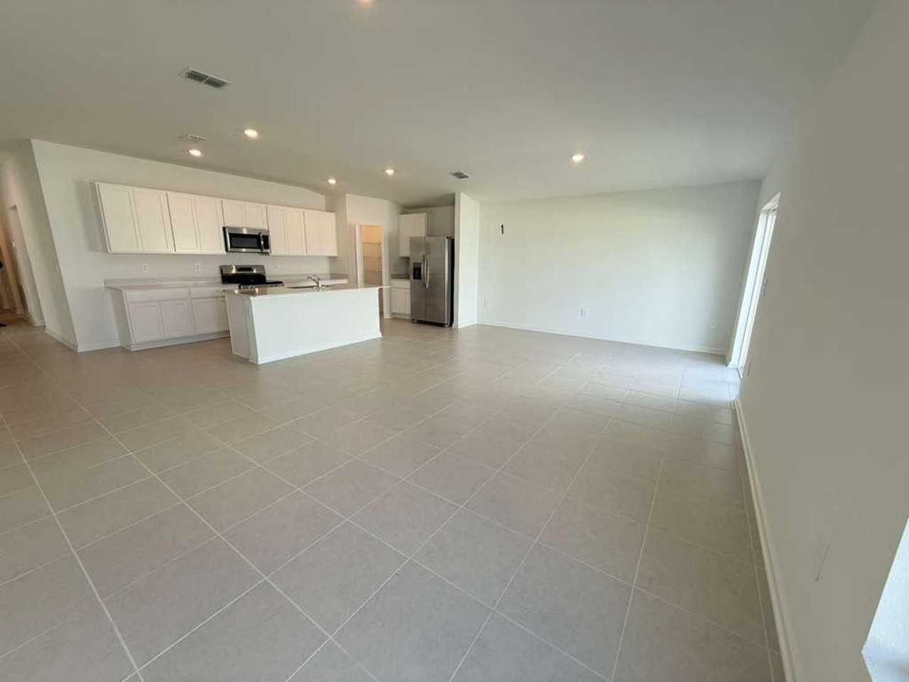 355 355 Artemis Street - Photo 3 of 15