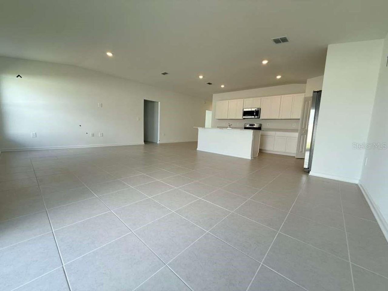 355 355 Artemis Street - Photo 5 of 15