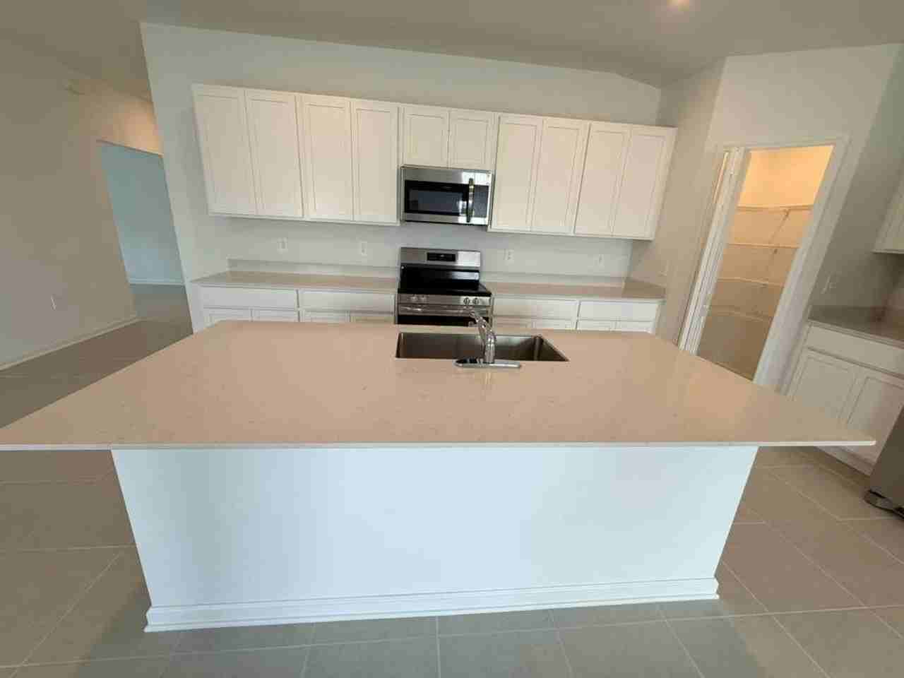 355 355 Artemis Street - Photo 6 of 15