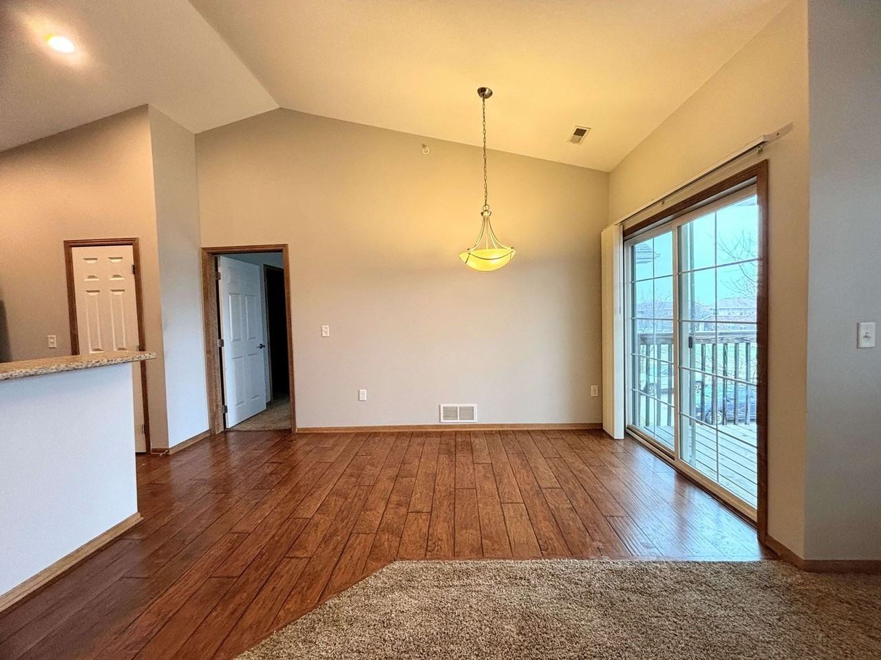 2000 Meadow Ct - Photo 5 of 16