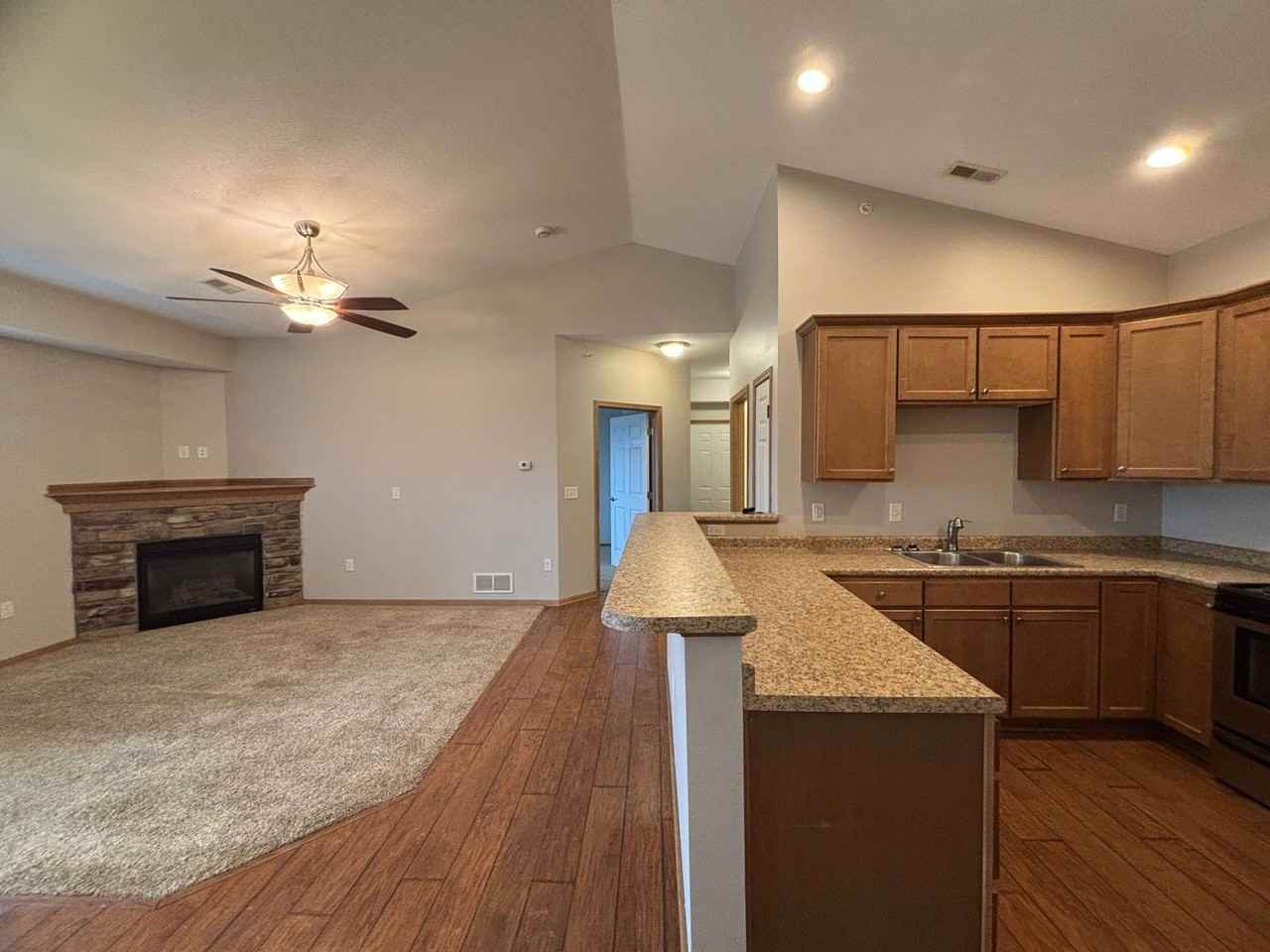 2000 Meadow Ct - Photo 6 of 16