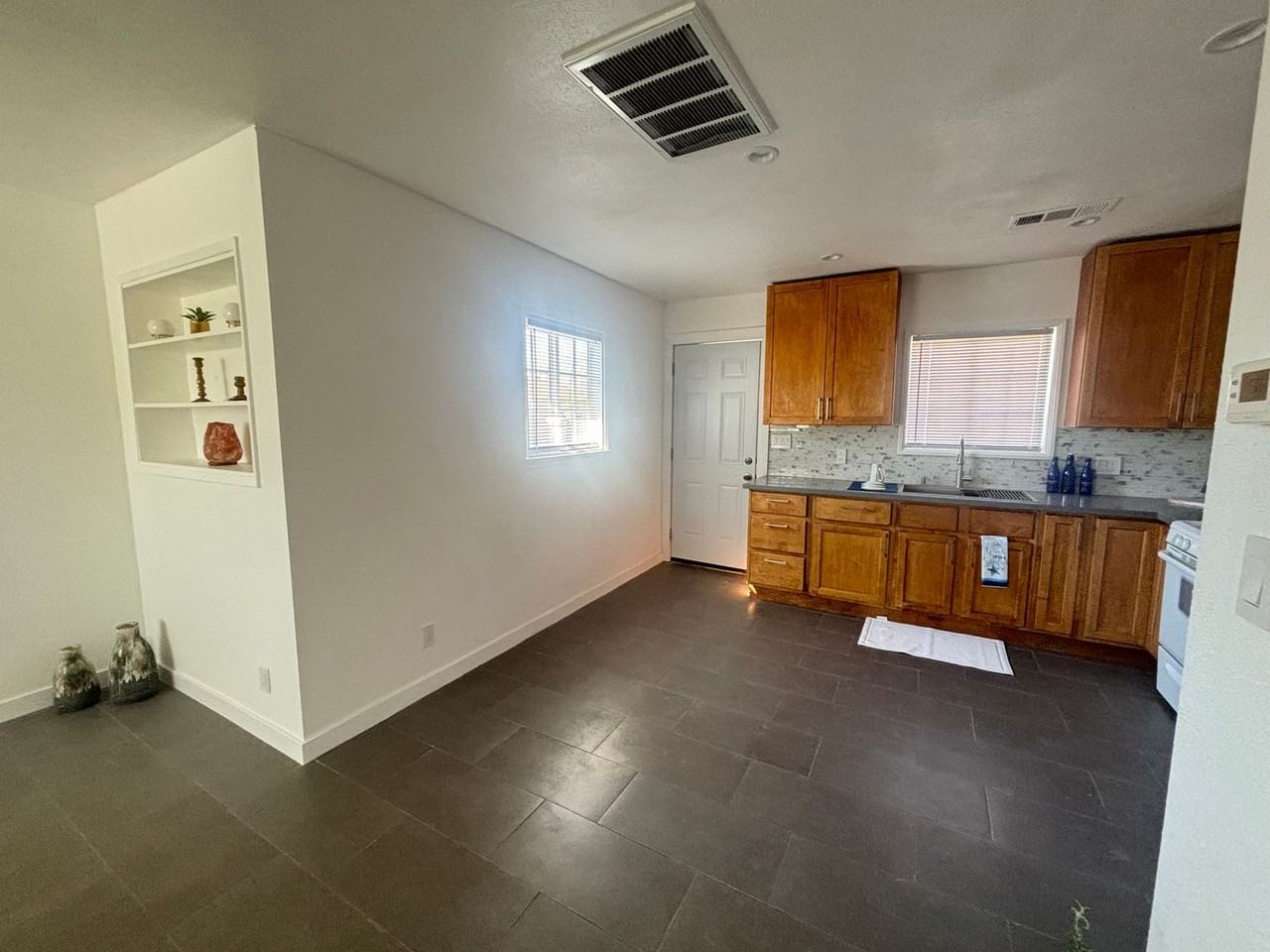 45025 1/2 10th St W - Photo 6 of 16