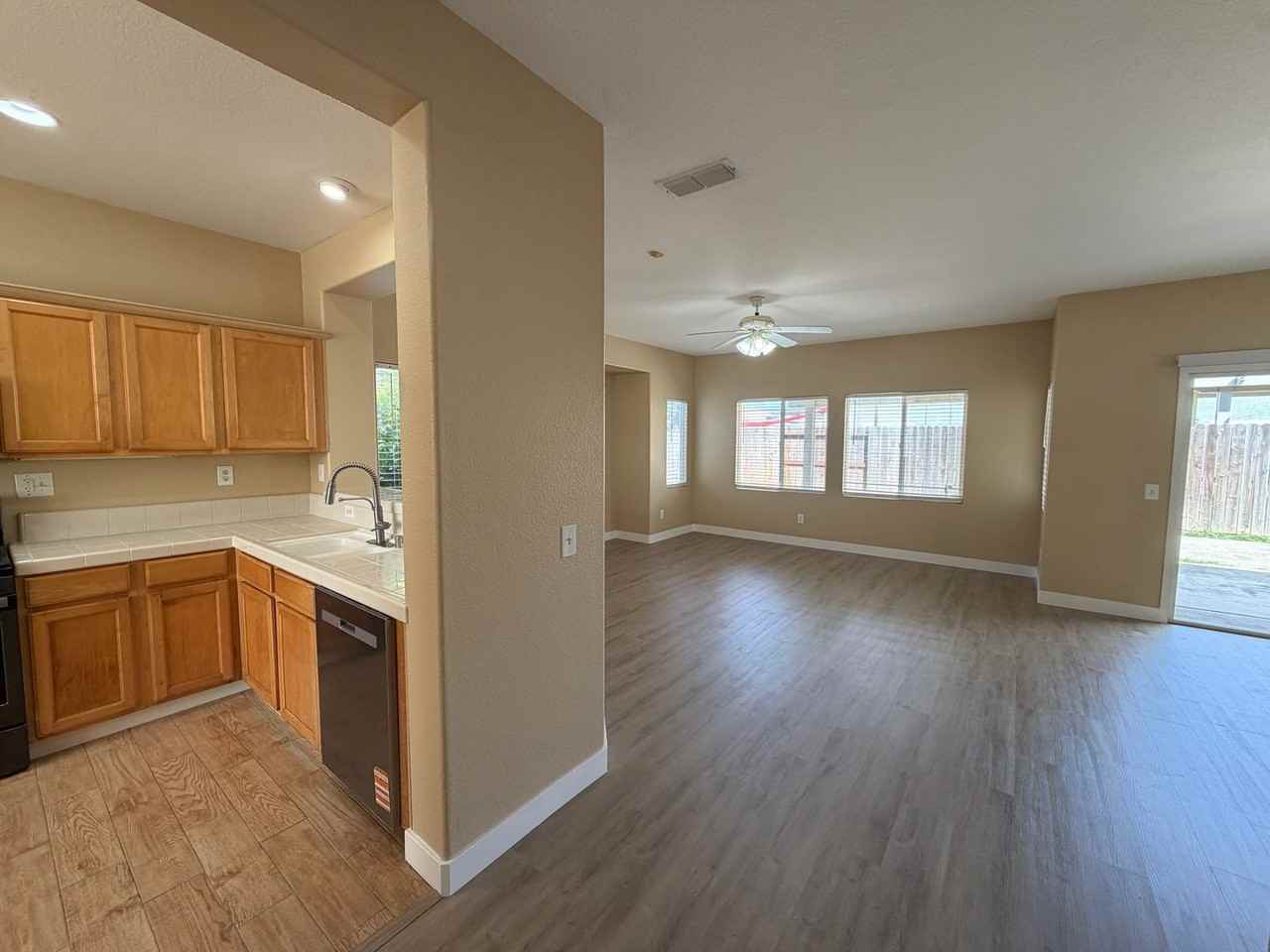 8428 Zinnia Way - Photo 2 of 28