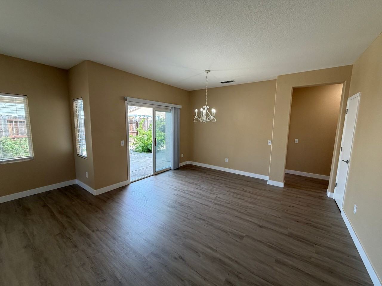 8428 Zinnia Way - Photo 3 of 28