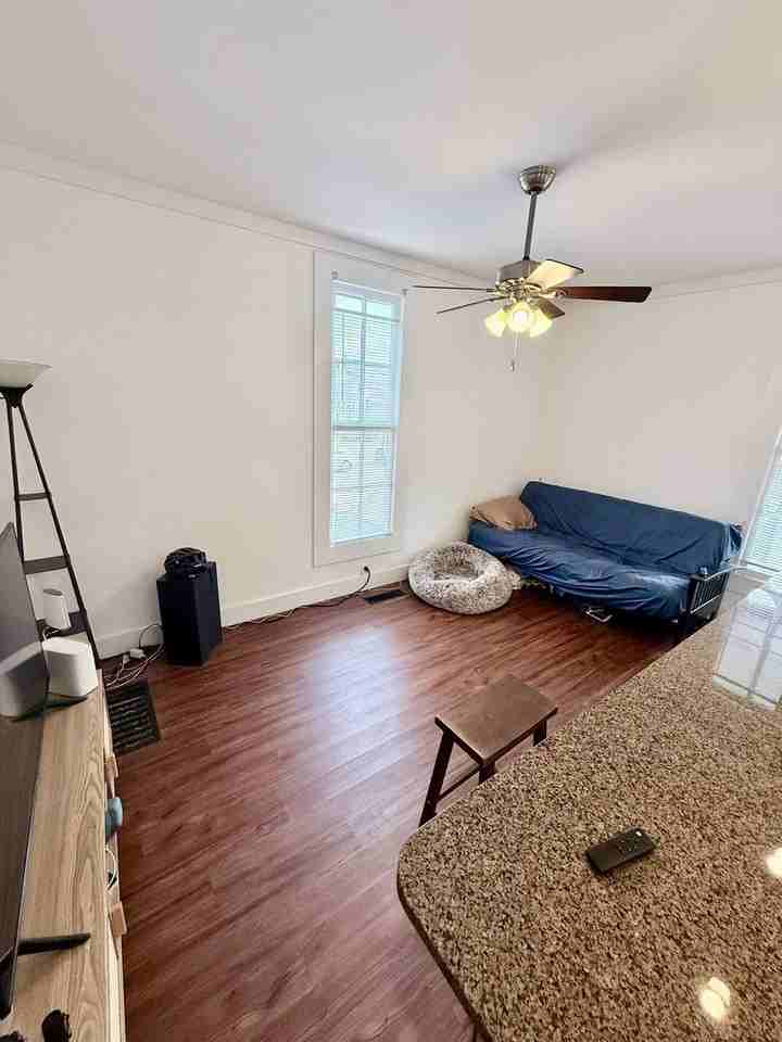 120 Lakeview St - Photo 4 of 11