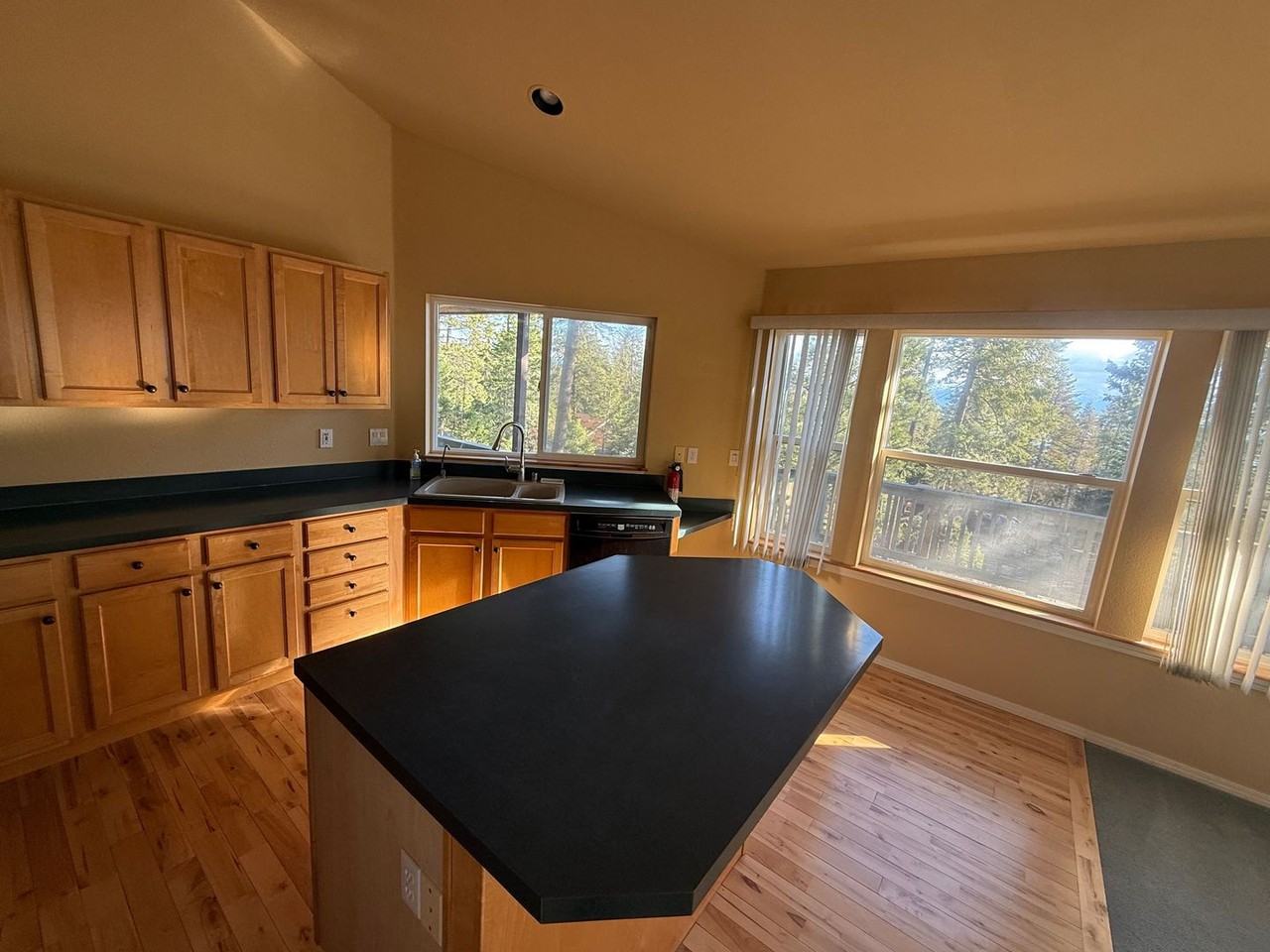 147 Troutbeck Rd - Photo 4 of 31