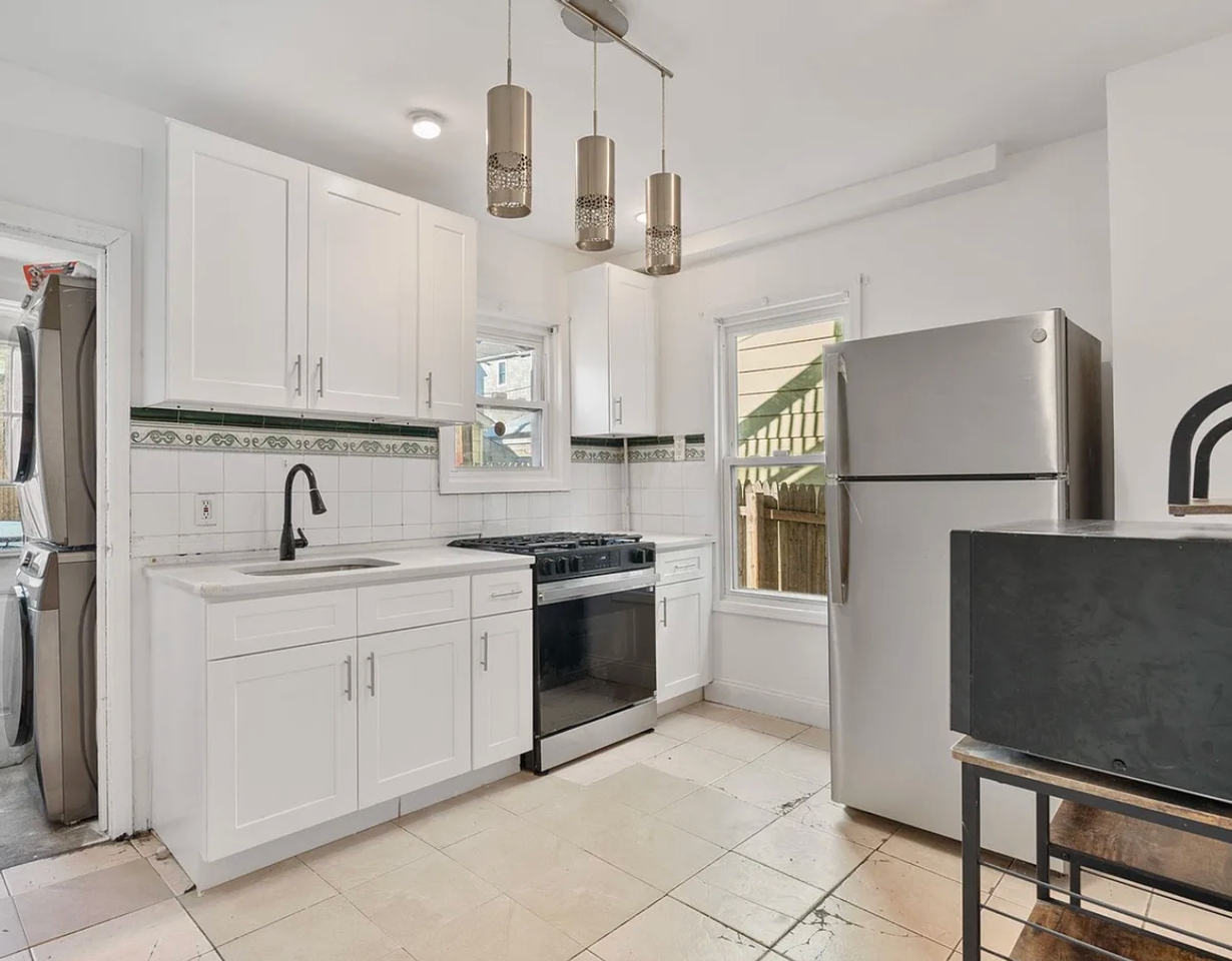 90-22 82nd Rd - Photo 6 of 19