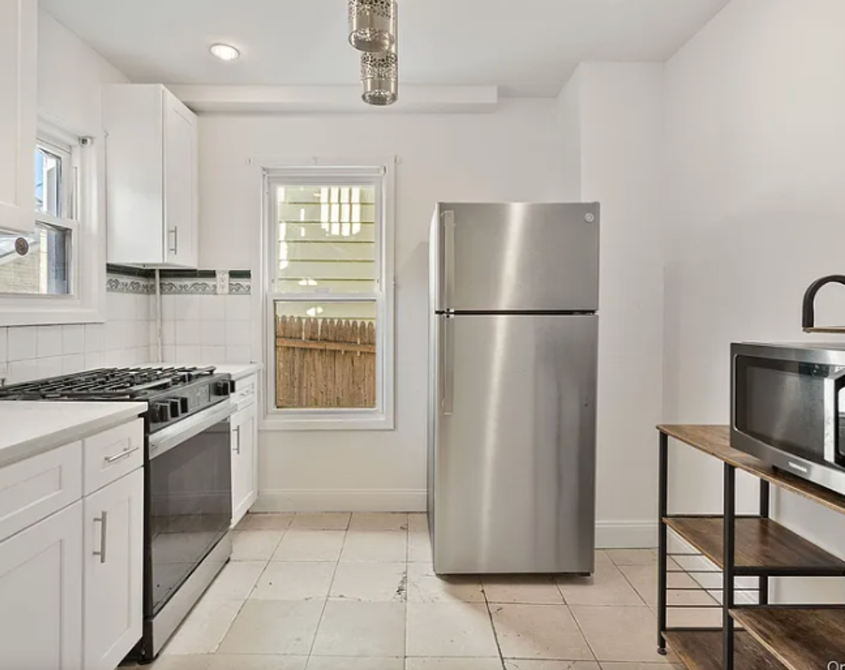 90-22 82nd Rd - Photo 7 of 19