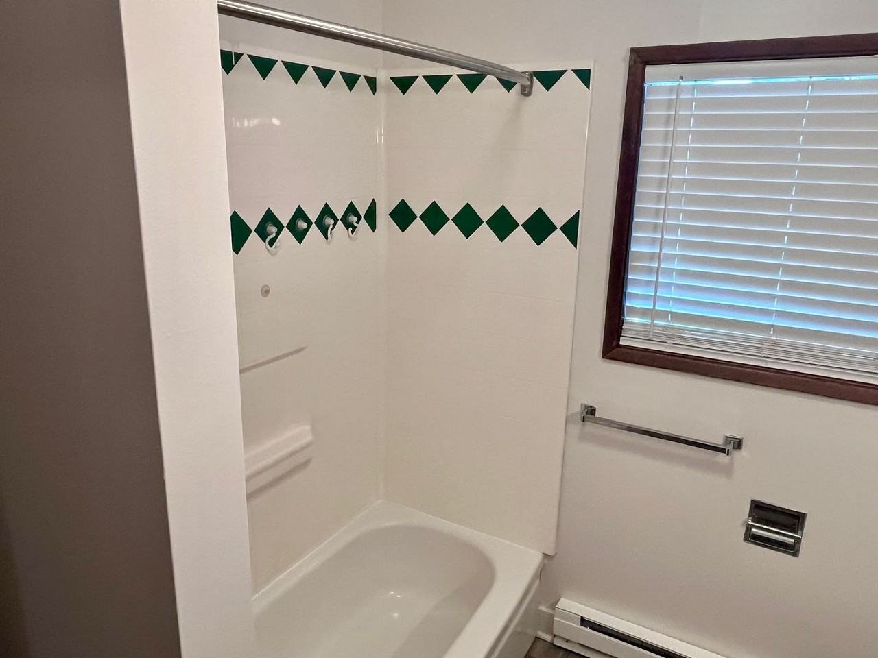 7035 Se Woodward St - Photo 7 of 10