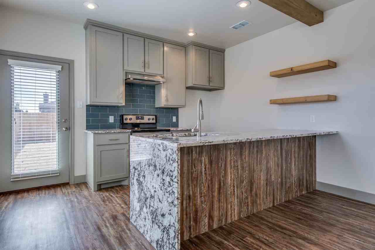 10408 Genoa Ave - Photo 6 of 17