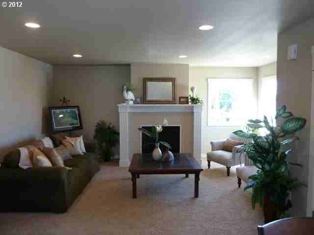 813 Niagara Ave - Photo 4 of 29