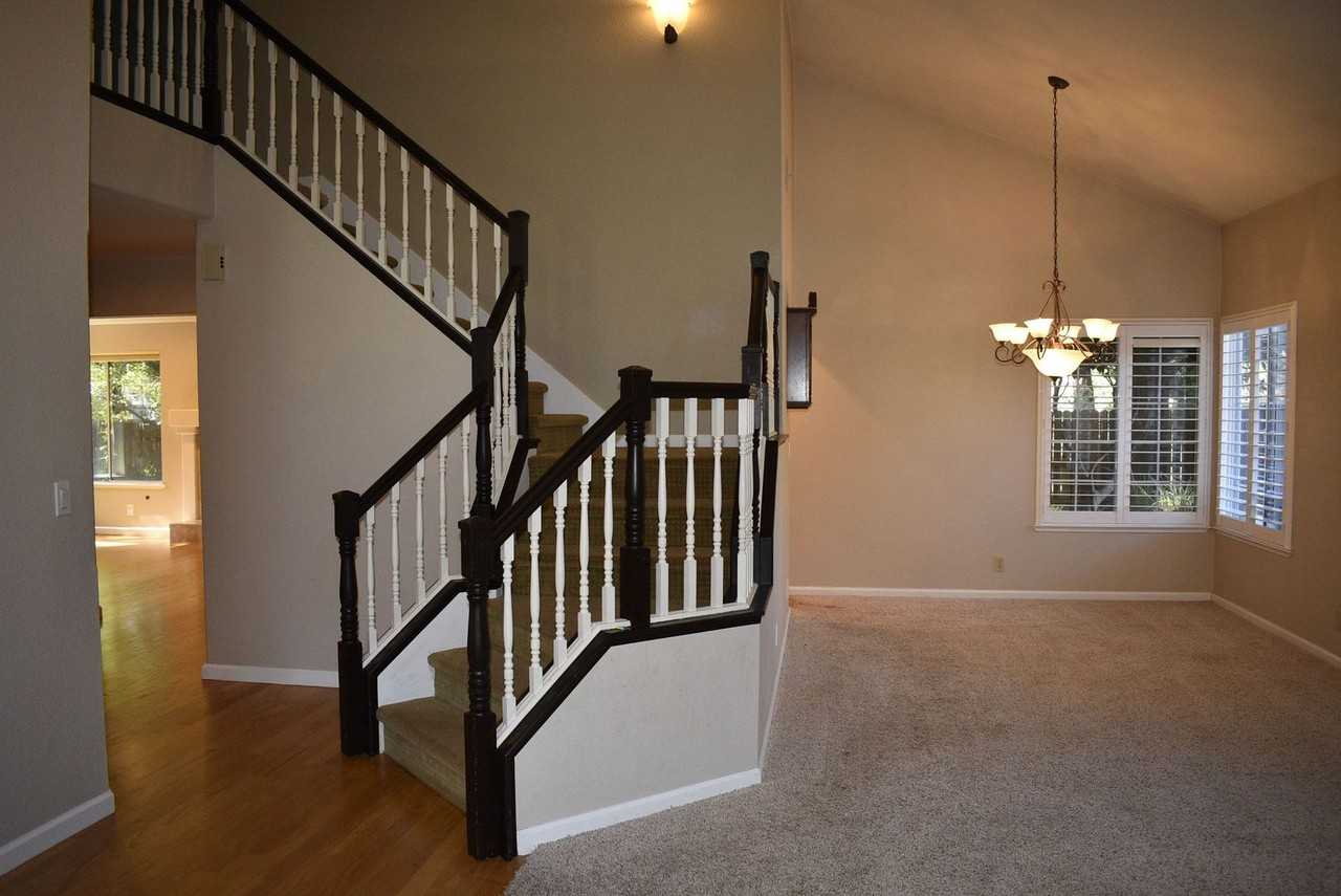 134 Briggs Ranch Dr - Photo 2 of 28