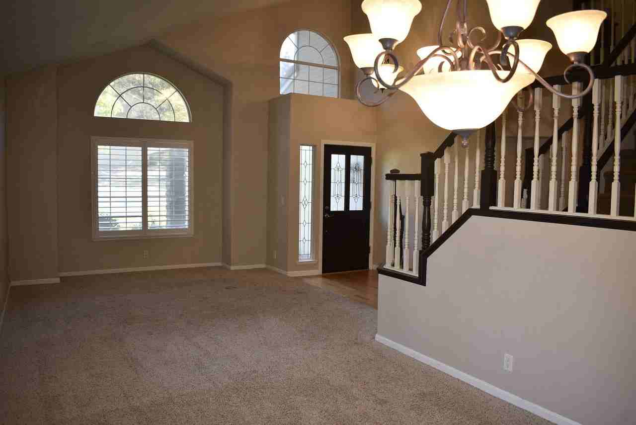 134 Briggs Ranch Dr - Photo 4 of 28