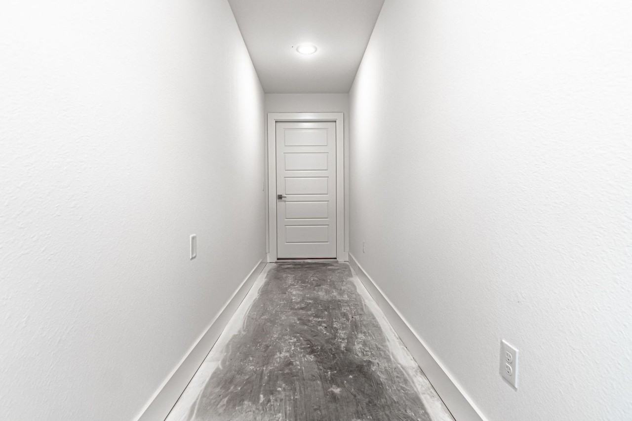 2661 Sw Livingston Sq - Photo 2 of 30