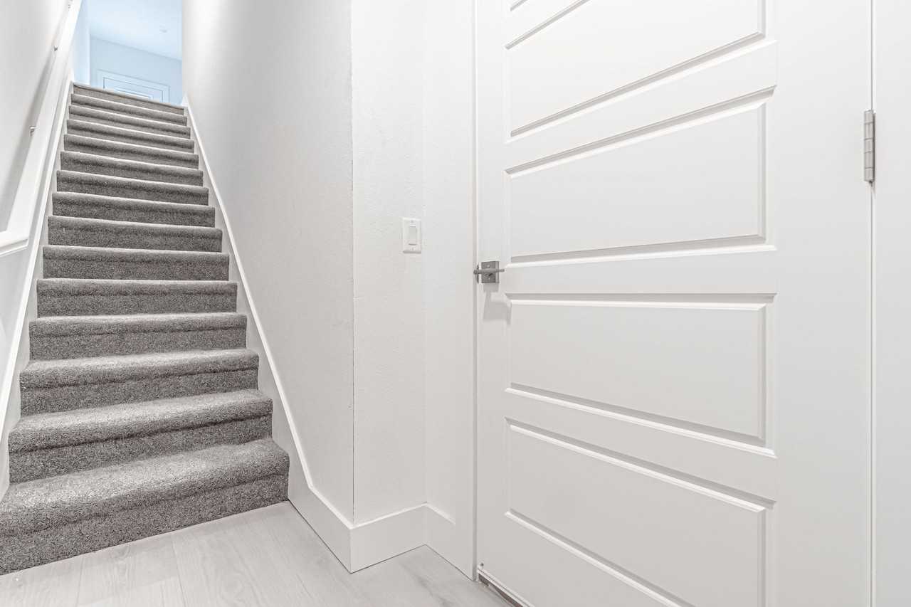 2661 Sw Livingston Sq - Photo 3 of 30