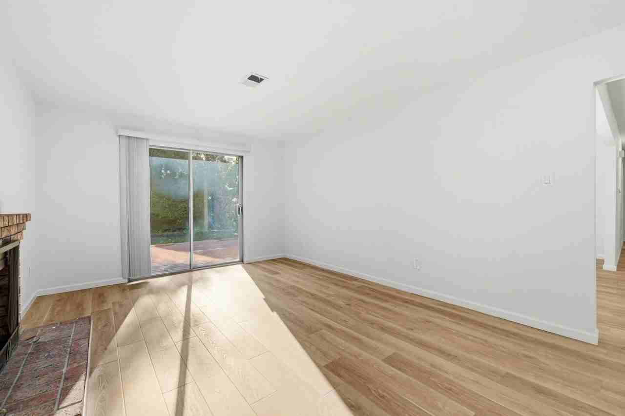 1835 Arkell Rd - Photo 7 of 33