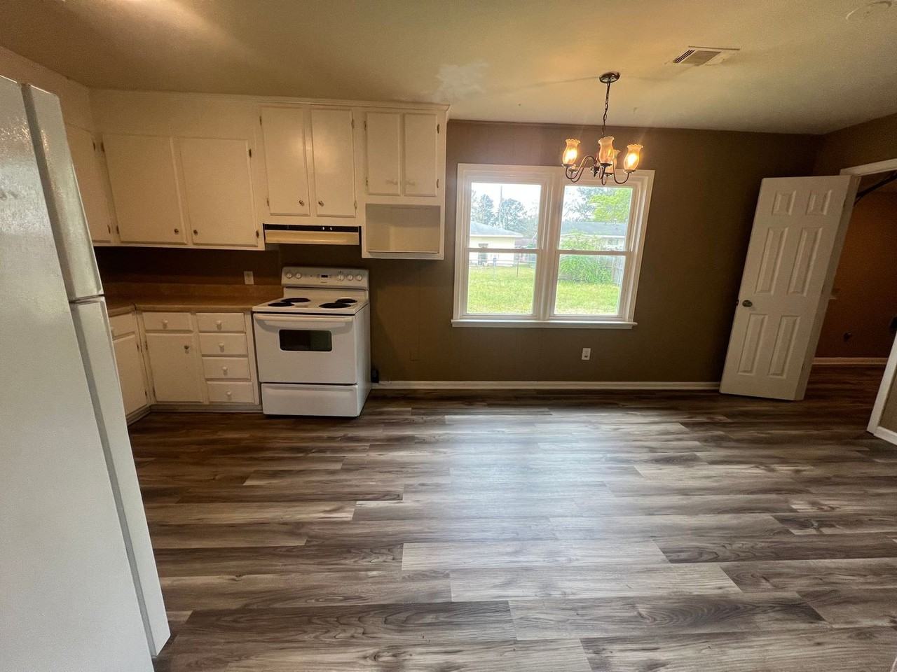 4213 29th St - Photo 5 of 19