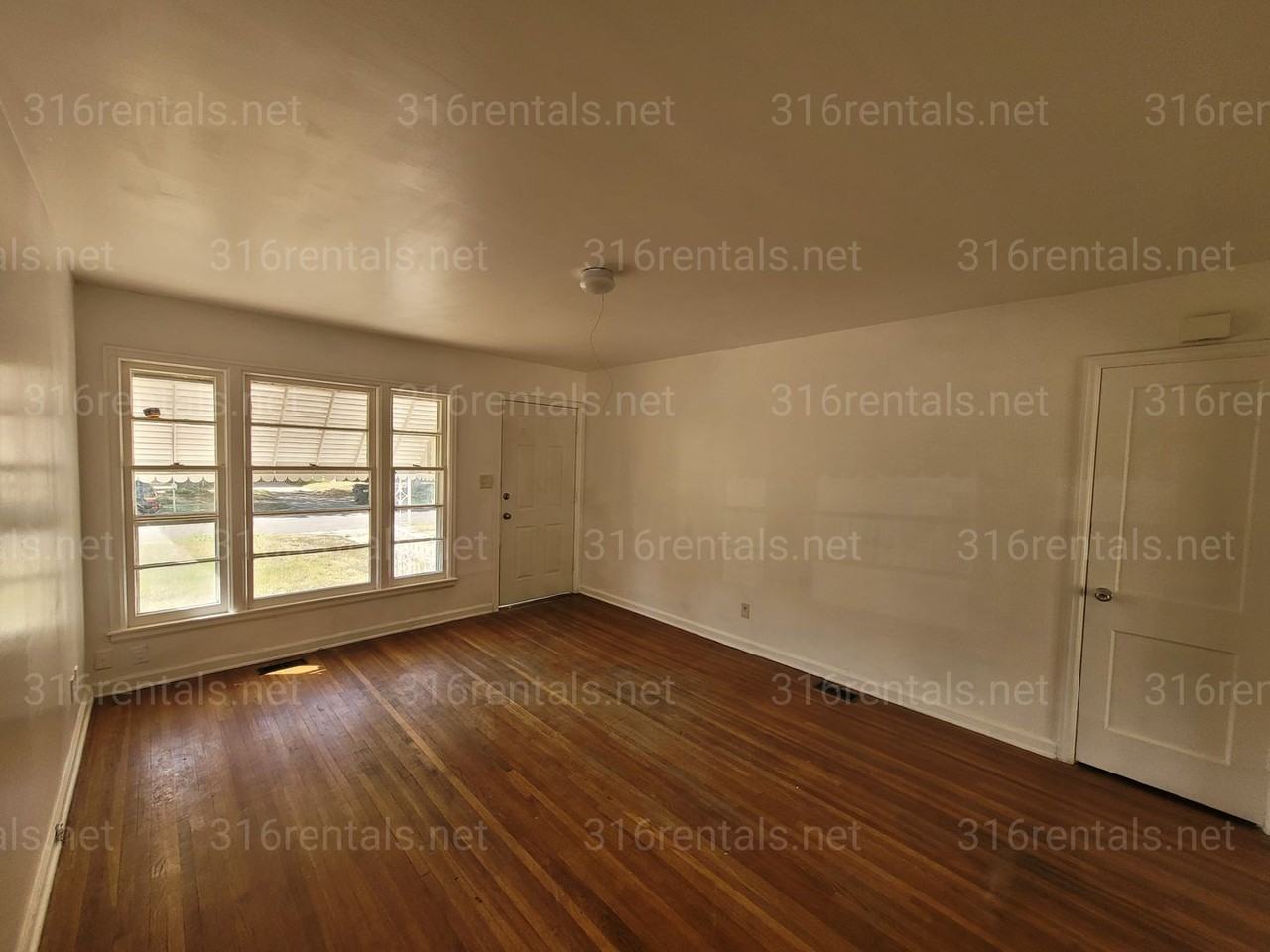 1122 N Terrace Dr - Photo 5 of 11