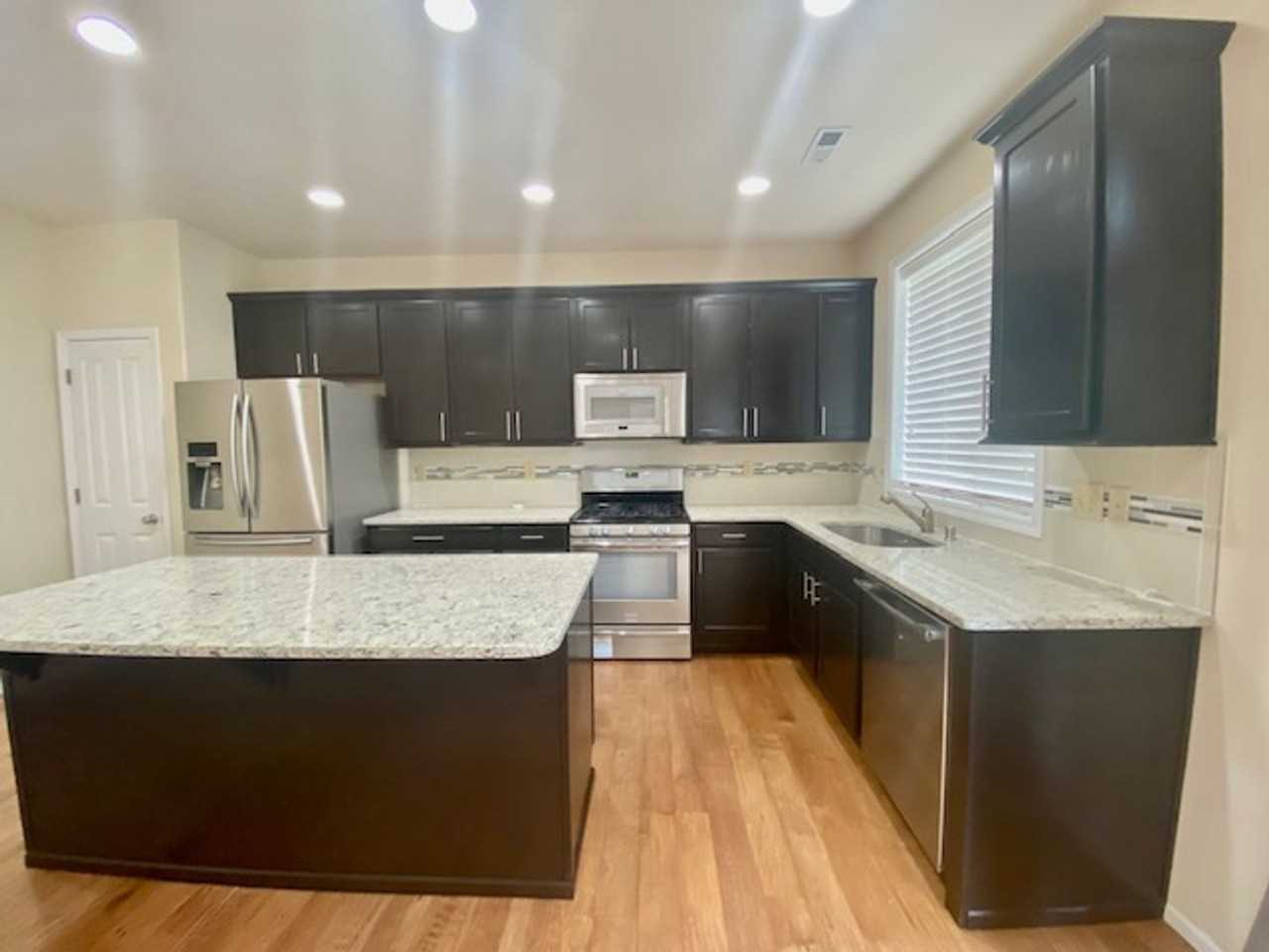 3606 Mill Ave S - Photo 6 of 28