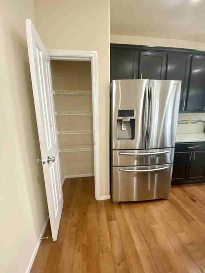 3606 Mill Ave S - Photo 7 of 28