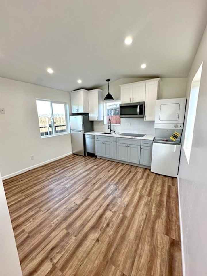 133 Fireside St #2 - Photo 3 of 13