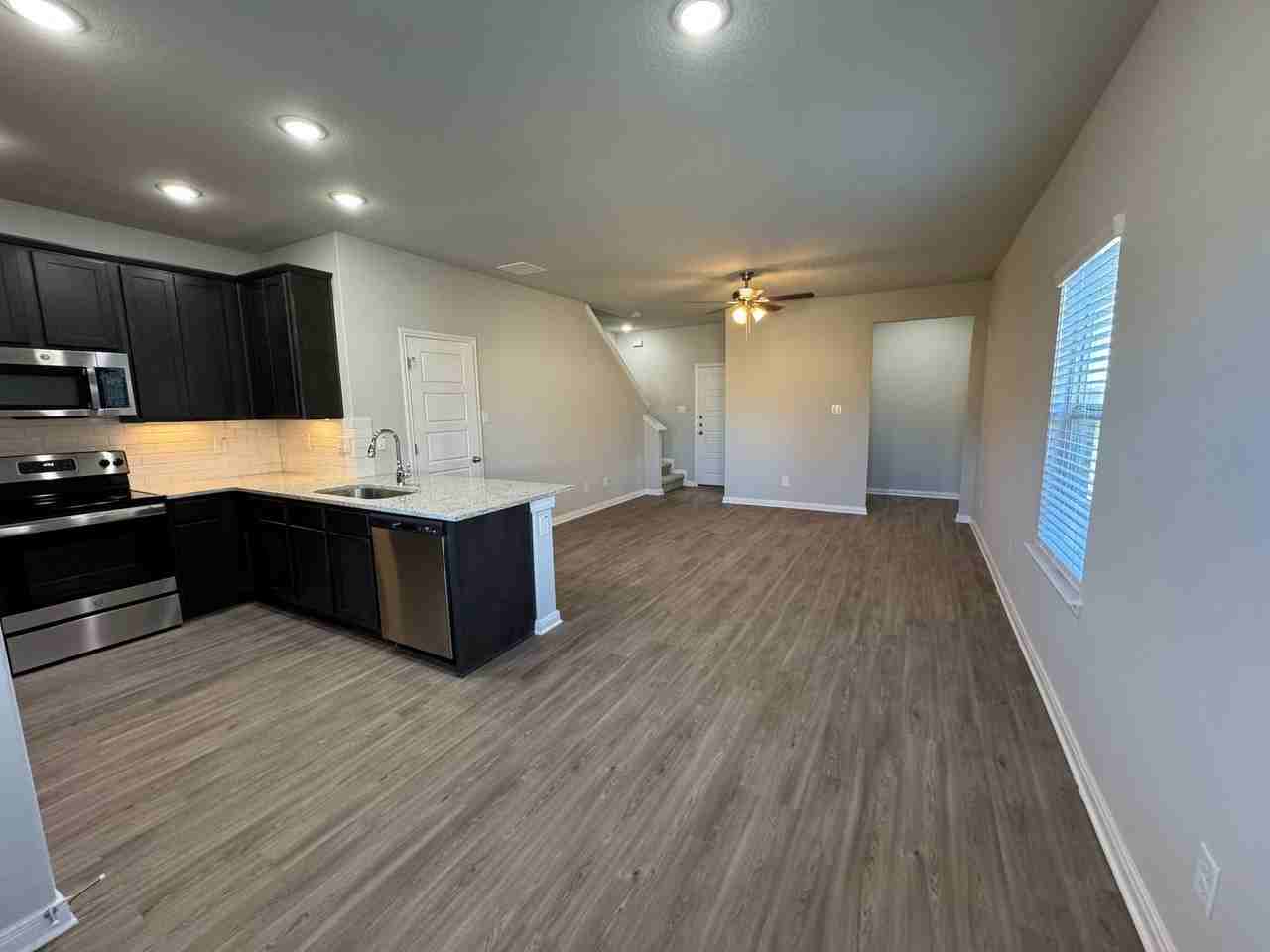 468 Emma Dr - Photo 5 of 27