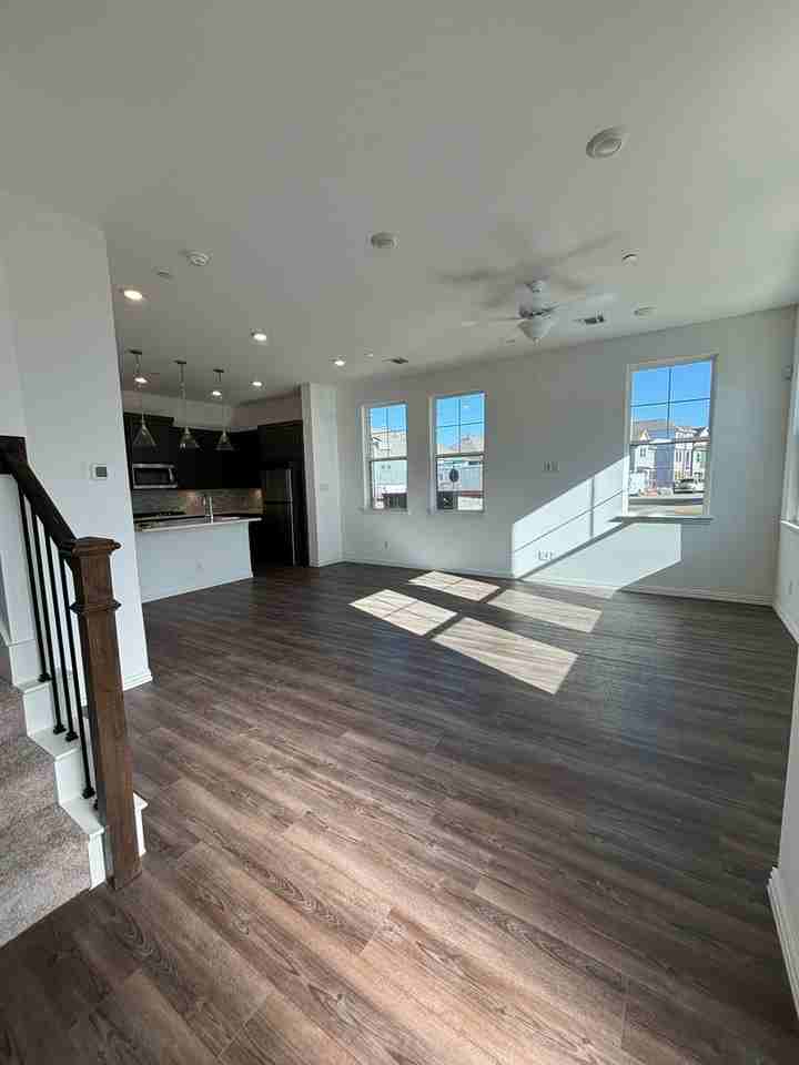 4500 Ward St - Photo 4 of 18