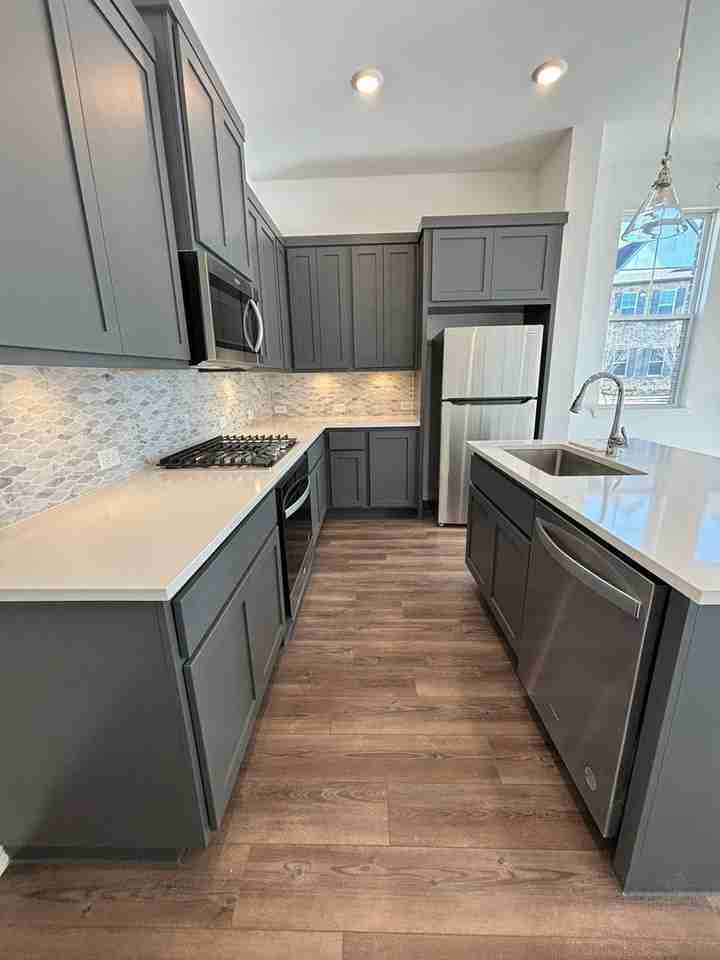 4500 Ward St - Photo 6 of 18