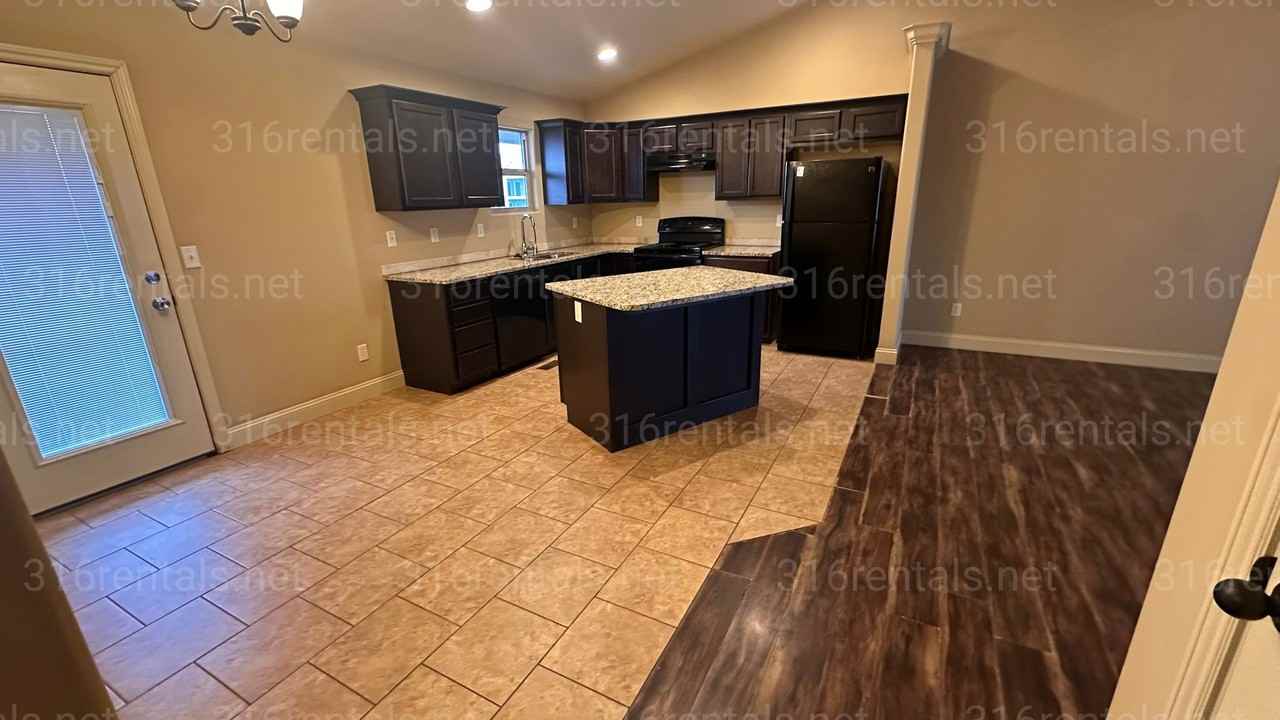 5639 N Lycee Ct - Photo 5 of 19