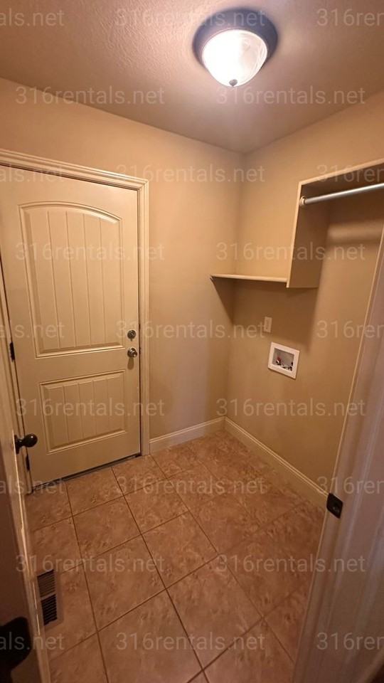 5639 N Lycee Ct - Photo 7 of 19