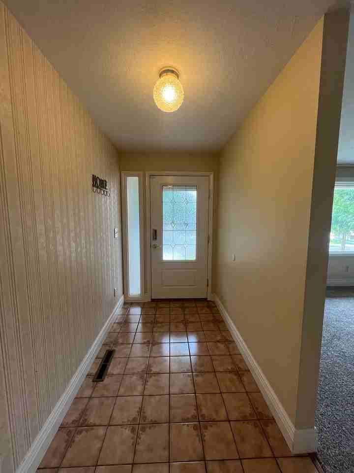 2690 Lois Ln - Photo 2 of 44