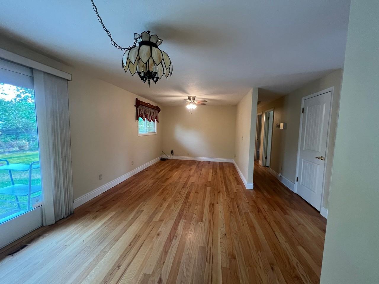 2690 Lois Ln - Photo 6 of 44