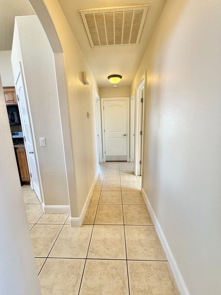 887 N Caddington Rd - Photo 5 of 36