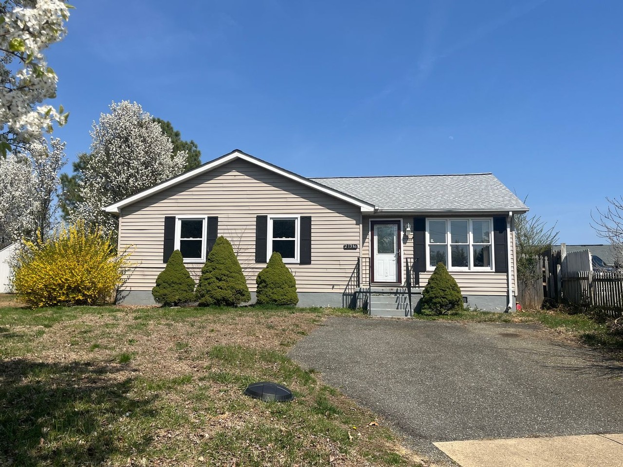 21346 Village Ct - Photo 2 of 22