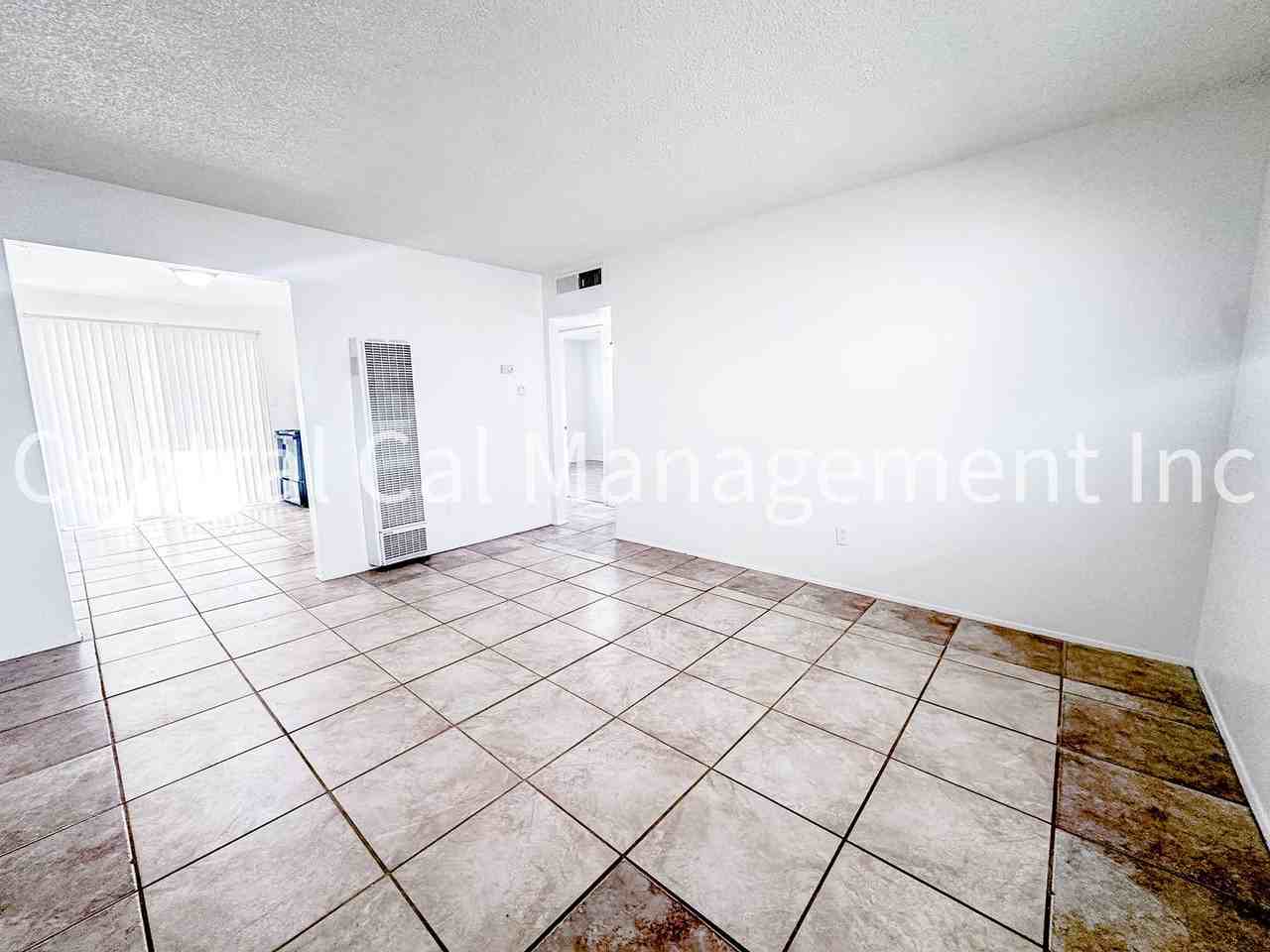 611 Wilson Ave - Photo 3 of 12