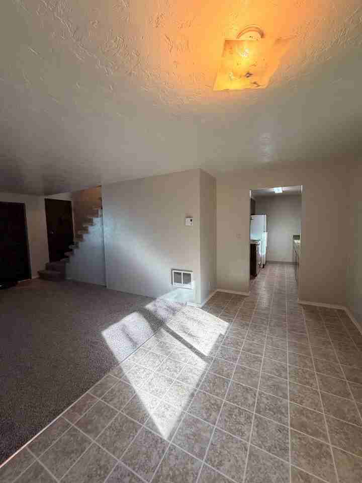 1005 Prescott Ln - Photo 6 of 13