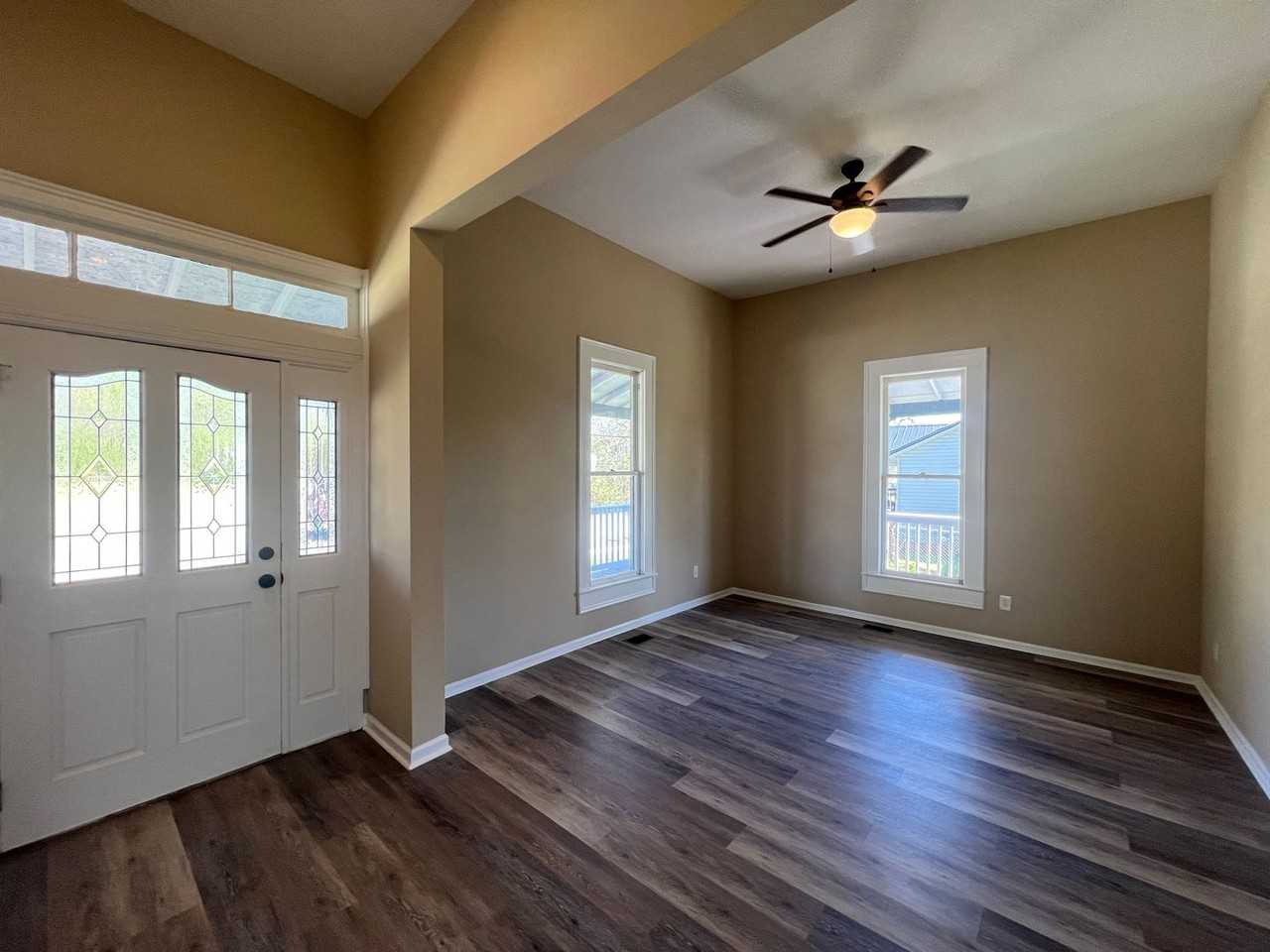 1711 17th St - Photo 5 of 23