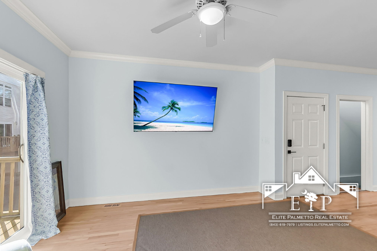 1815 Dogwood Rd #802 - Photo 7 of 34