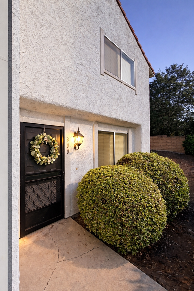 300 Green Moor Pl - Photo 2 of 42