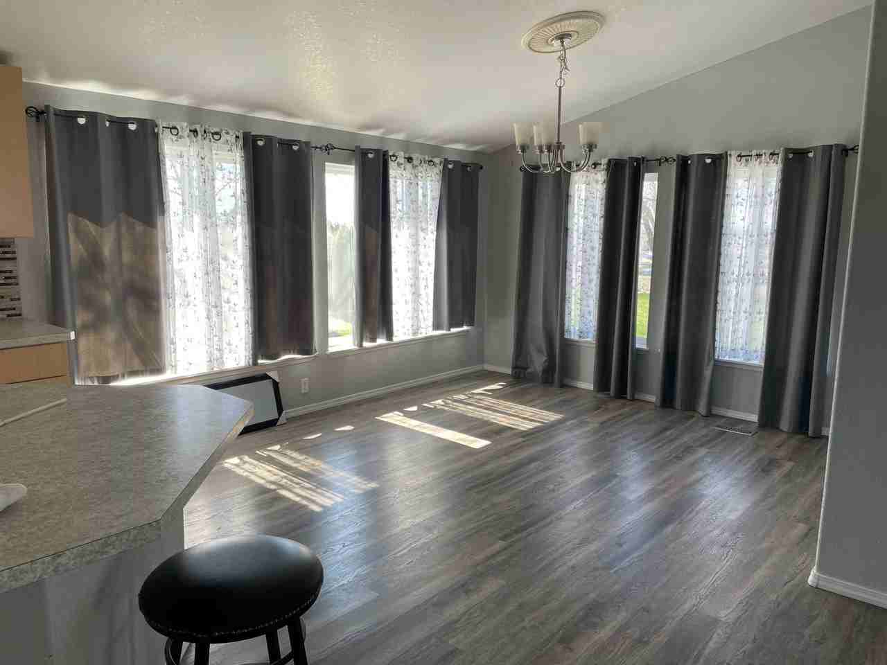 4710 Airway Dr Ne - Photo 6 of 19