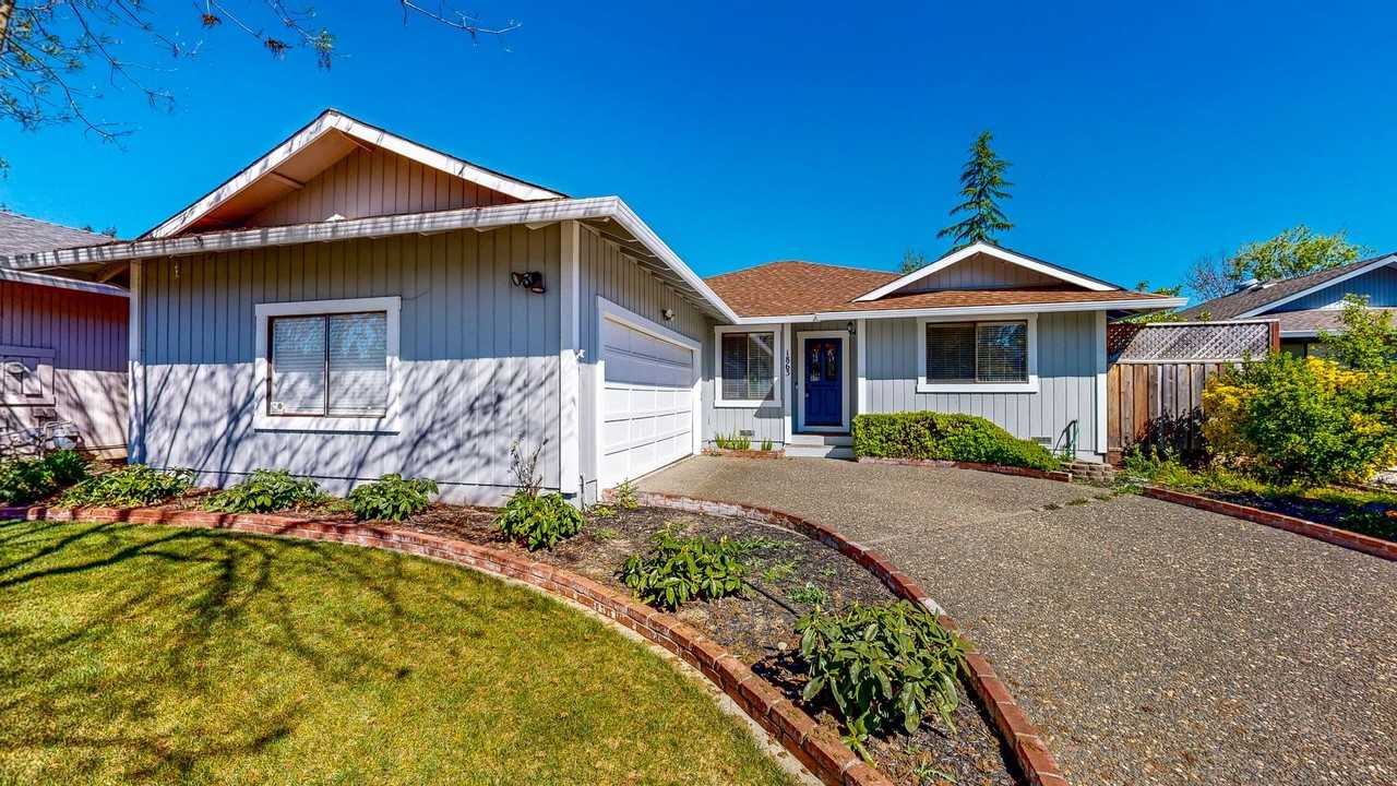 1863 Tonja Way - Photo 2 of 50