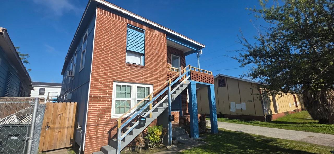 712 40th St - Photo 2 of 12